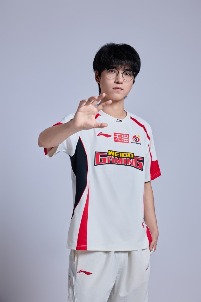 WBG分享26夹人定妆照：论微博哥拍照POSE的一百种手势